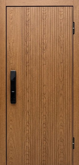 Входная квартирная дверь с панелями МДФ и замком с биометрией