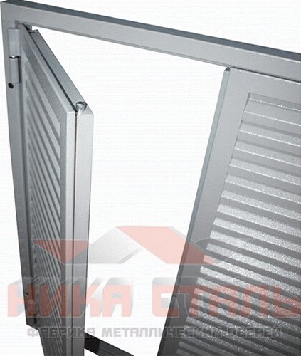 Двустворчатые ставни-жалюзи на окно