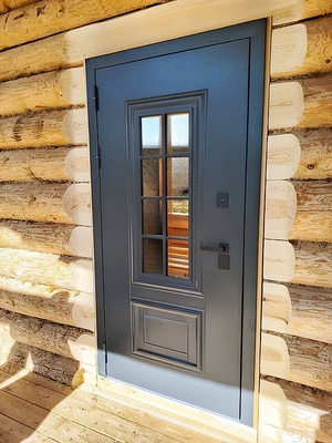 Лето 2025: примеры установок дверей «Ника Сталь» в частных и коммерческих объектах